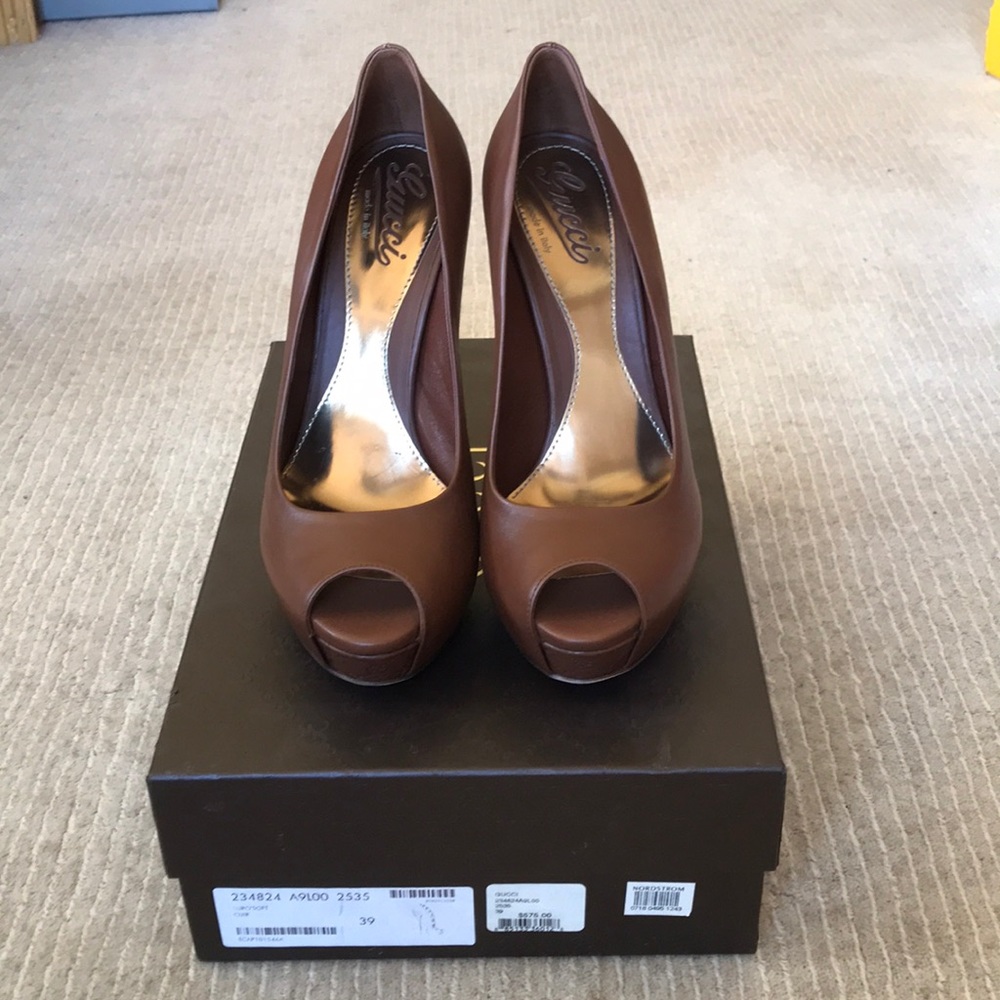 Gucci pumps